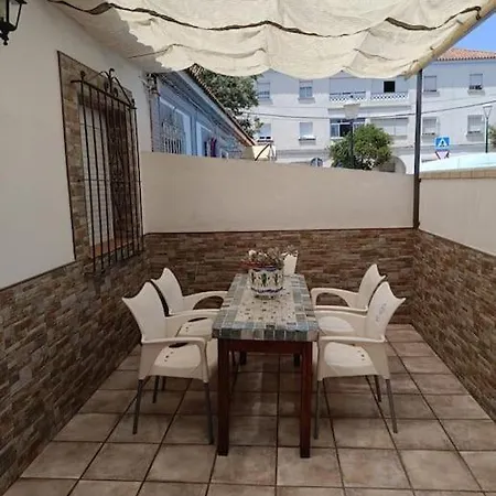 Casa Familiar Patio Y 2 Banos Con Aire Acondicionado Apartment *